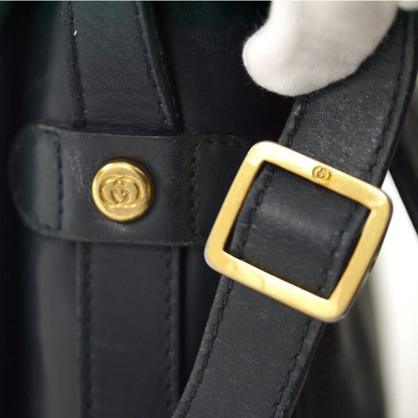 OLD Gucci ロゴエンボス総革ショルダー（黒）