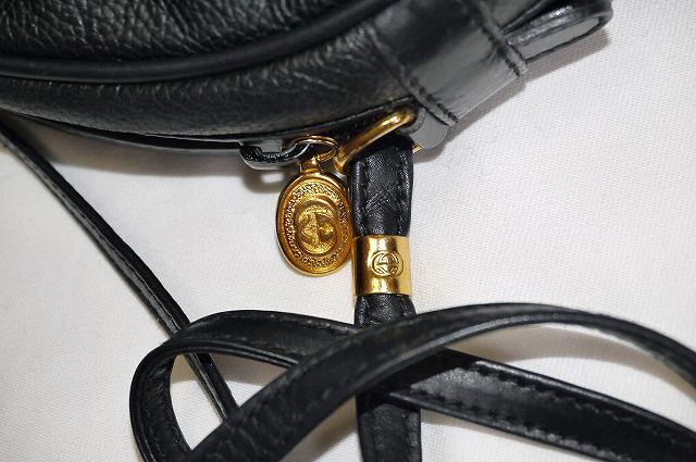 OLD Gucci　丸ポシェット（黒）