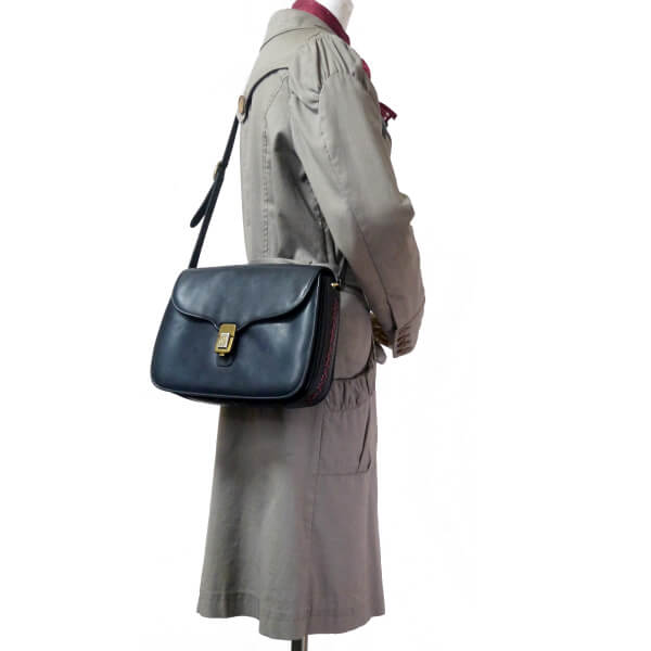 OLD Gucci サイド編み込みライン総革ショルダー（黒）
