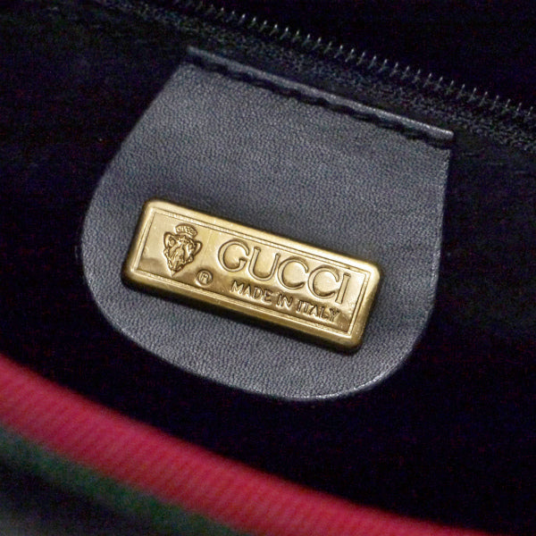 OLD Gucci　レア！総革エンボスロゴシェリーショルダー（黒）