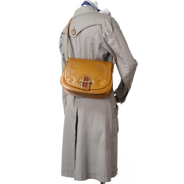 OLD Gucci　レア!!シェリー留め具レトロ半円ショルダー（飴色）