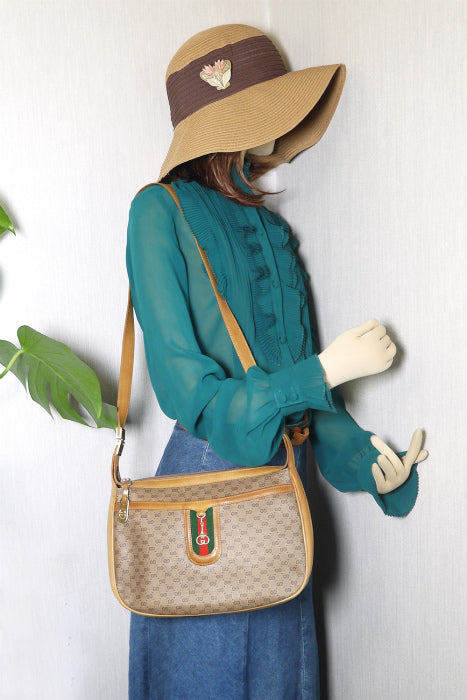 OLD Gucci ＜訳アリ＞マイクロＧＧショルダー（キャメル）