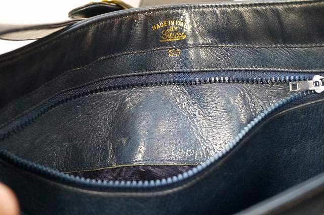 OLD Gucci ブーツ金具ショルダー（紺）