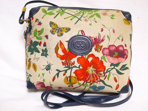 OLD Gucci　FLORA フローラ四角ポシェット（白）