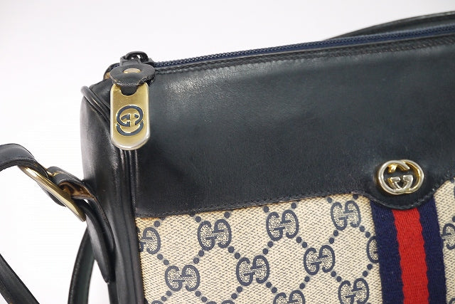 Vintage Gucci　半円ショルダー（青・シェリーライン）