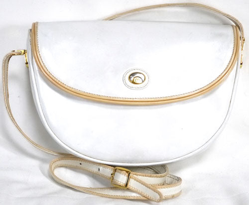 OLD　Gucciホワイト斜めがけ半円ショルダー