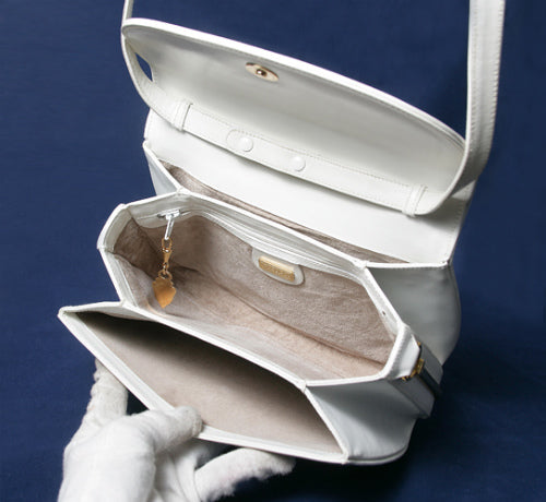 OLD Gucci 白ホースビット総皮ショルダー