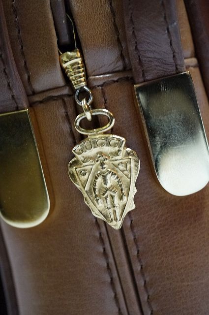 OLD Gucciチャーム付！半円ショルダー（茶）