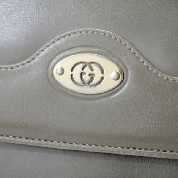 OLD Gucci うぐいす色レザーショルダー