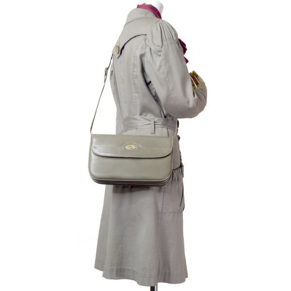OLD Gucci うぐいす色レザーショルダー