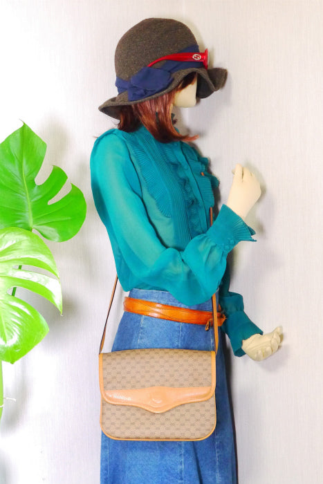 OLD Gucci マイクロGGキャメル3層ショルダー