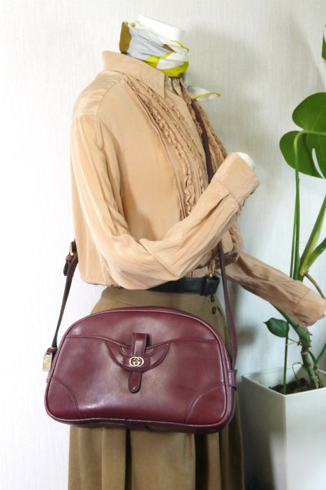 OLD Gucci　レトロ斜めがけショルダー（ワイン）