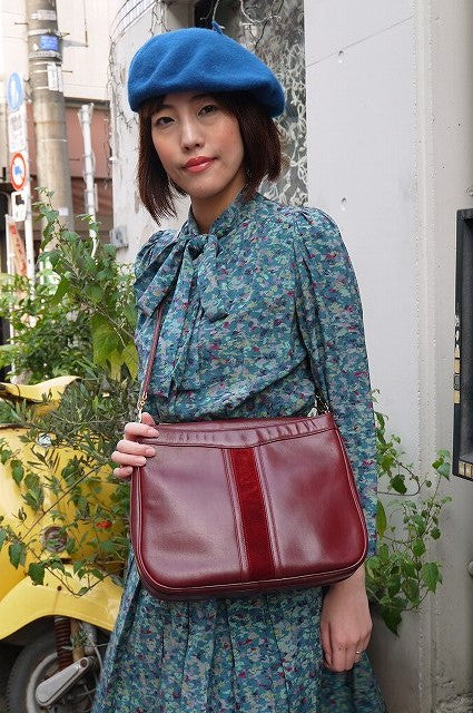 OLD Gucci ビット留具　総皮大型ショルダー（赤）