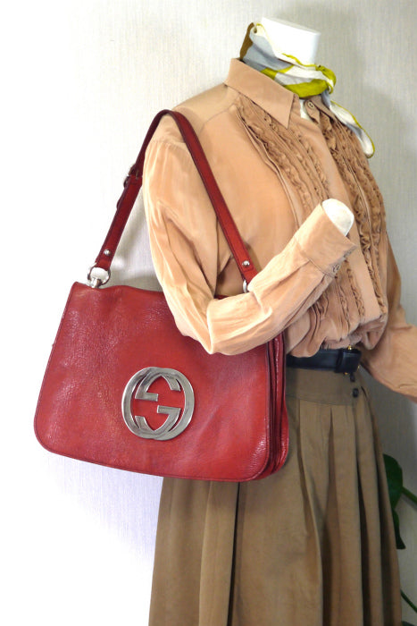 Gucci　リバイバル　GGワンショルダー（赤）