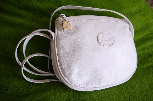 OLD Gucci 総皮　ショルダーポシェット（白）