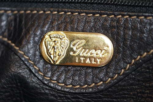 OLD Gucci 型押し大型ショルダー（黒）