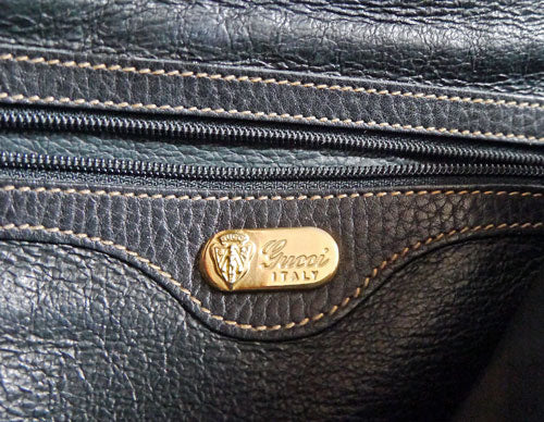 OLD Gucci 型押し大型ショルダー（黒）