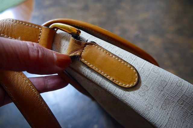 OLD Gucci  ＜訳アリ＞オフホワイトポシェット