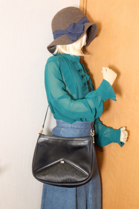 OLD Gucci ７０ｓ総革半円ショルダーバッグ(黒)