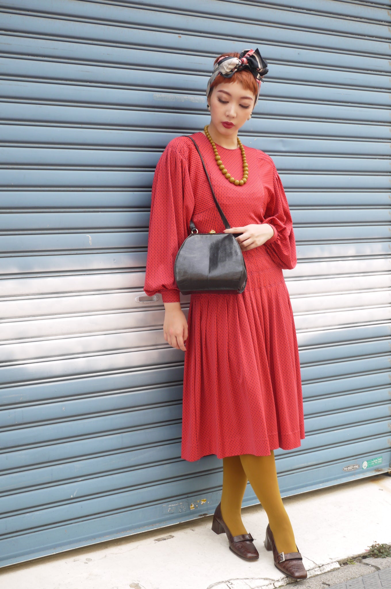 OLD Gucci　<訳アリ>リザード型押しがま口ショルダー(黒)