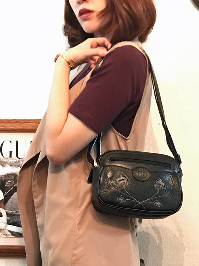 OLD Gucci　リーフ刺繍ポシェット（黒）