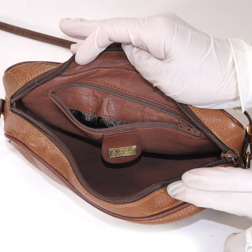 OLD Gucci　総皮斜めがけポシェット（キャメル）