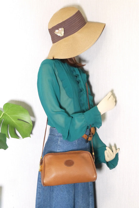 OLD Gucci　総皮斜めがけポシェット（キャメル）