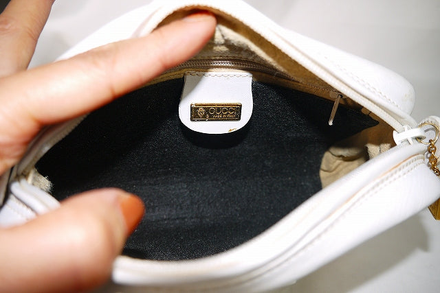 OLD Gucci FLORA フローラ四角ポシェット（白）