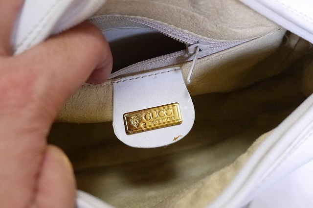 OLD Gucci FLORA フローラ四角ポシェット（白）