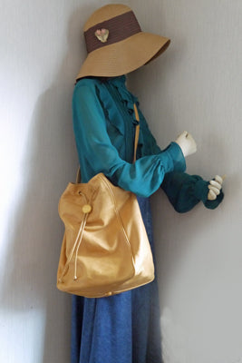 OLD Gucci ラム巾着型ショルダー（ベージュ）