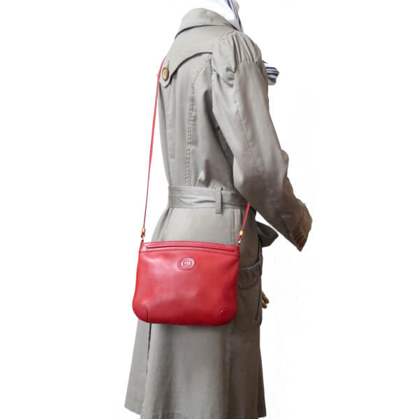 OLD GUCCI 80sGGエンボスロゴ総革ショルダー（赤）