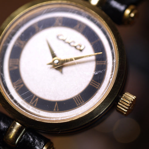 OLD Gucci <訳あり>バングルウオッチ（黒）