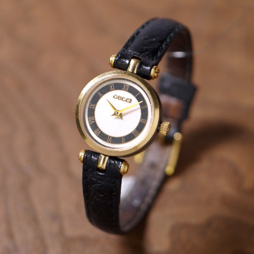 OLD Gucci <訳あり>バングルウオッチ（黒）