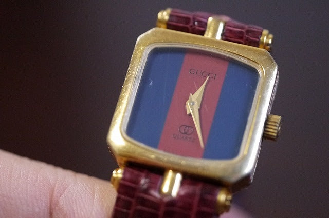 OLD Gucci　＜訳アリ＞リザード腕時計（四角）