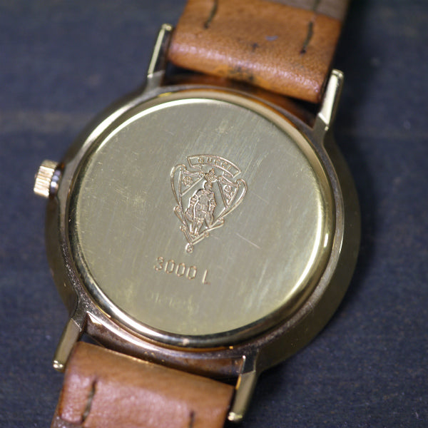 OLD Gucci レア!!総クレスト柄 腕時計（キャメル）