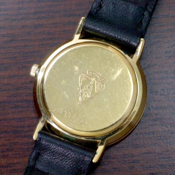 OLD Gucci ギリシャ数字腕時計（黒）