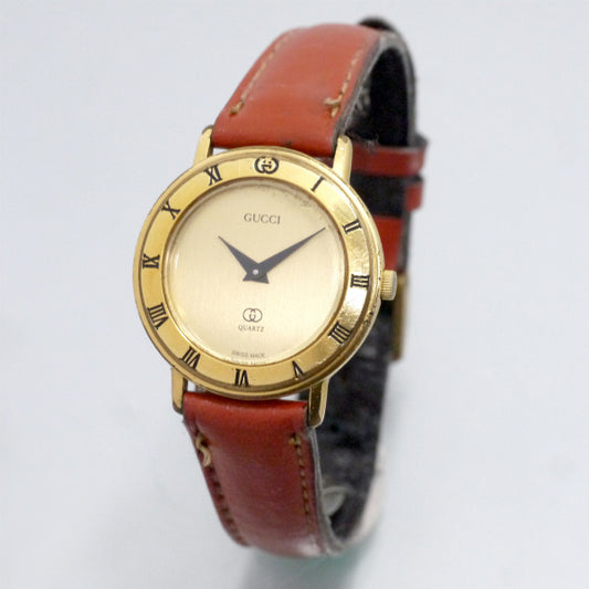 OLD Gucci ＜訳あり＞ギリシャ数字腕時計（レザー/赤茶）