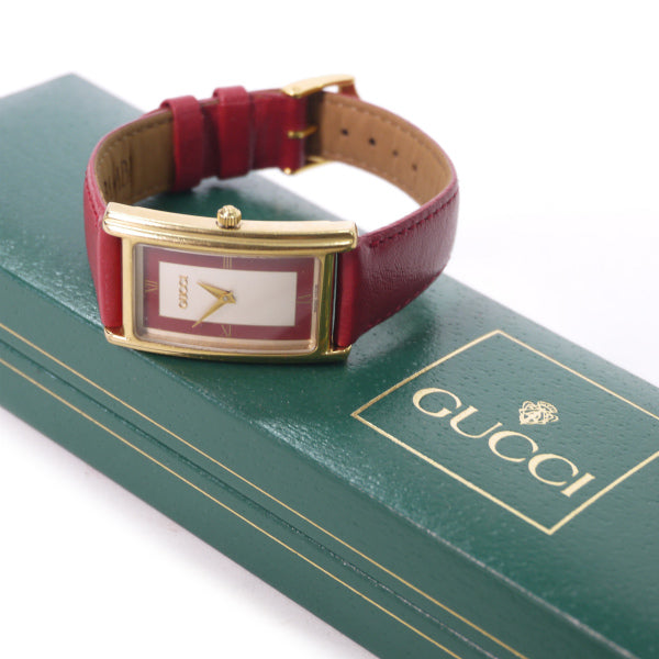OLD Gucci 長方形フェイス腕時計（赤）
