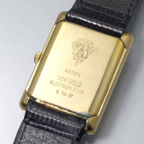 OLD Gucci レクタンギュラーロゴフェイス腕時計（黒）