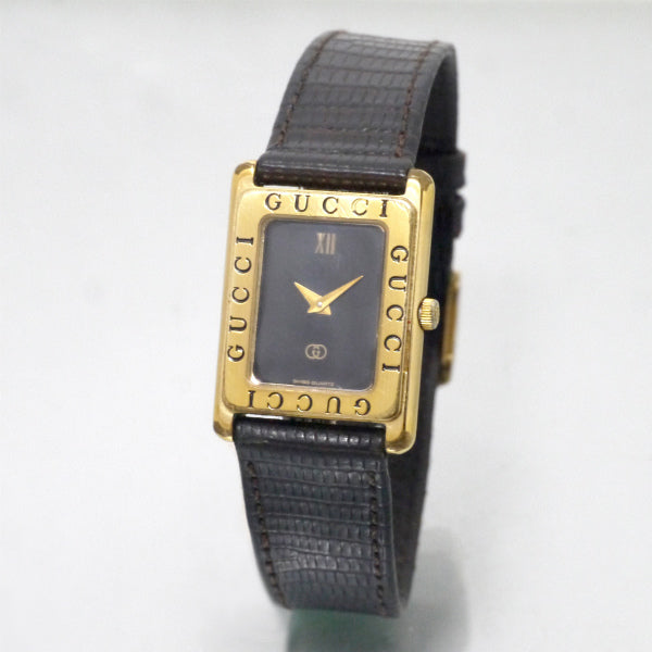 OLD Gucci レクタンギュラーロゴフェイス腕時計（黒）