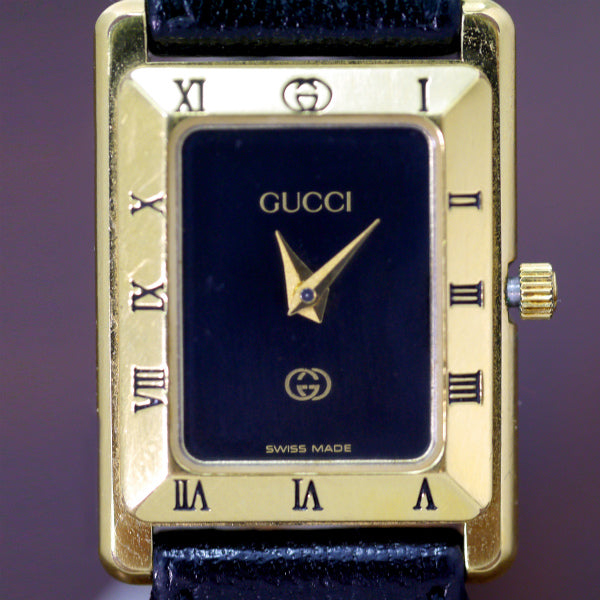 OLD Gucci レザーバンド スクエア腕時計（黒）