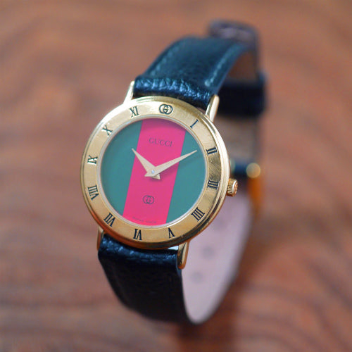 OLD Gucci ギリシャ数字 腕時計(黒バンド）