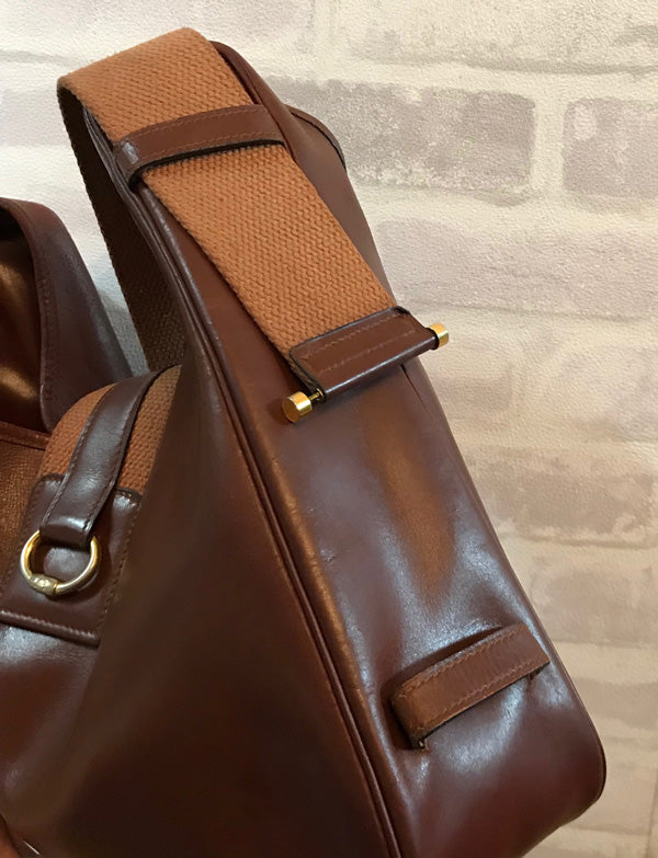 HERMESサコ　斜めがけ皮ショルダー（茶）