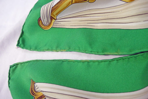 HERMES　大判カレ　スカーフETRIERS（緑）