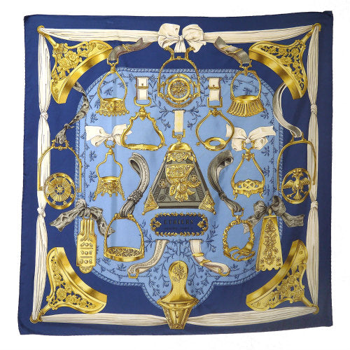 HERMES　大判カレ　スカーフETRIERS（青）