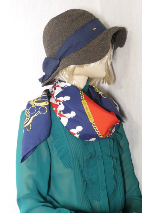 HERMES　大判カレ　スカーフMANEGE （紺×赤）