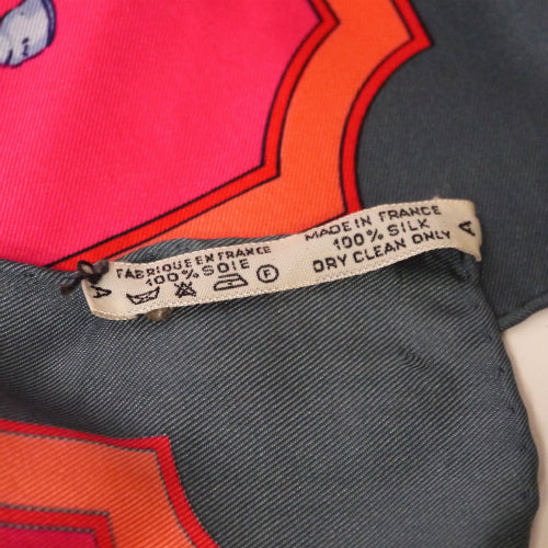 HERMES　大判カレ　スカーフCARROUSEL（ピンク）