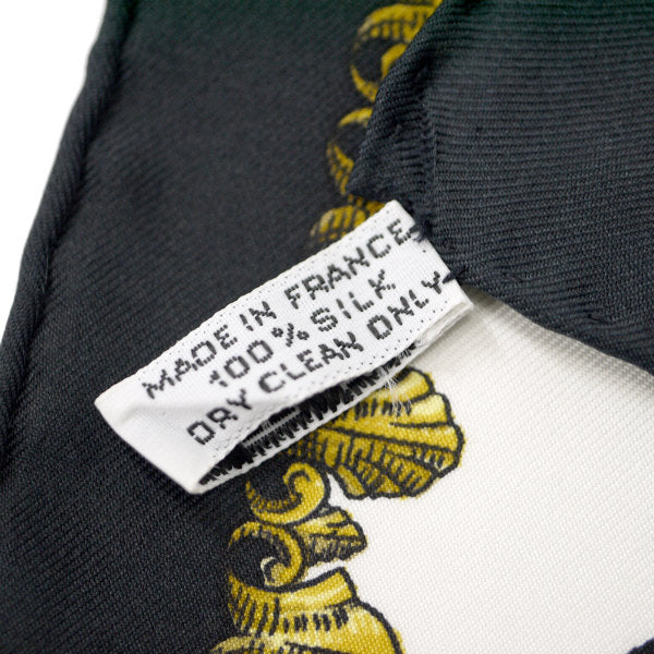 HERMES　ミニカレ スカーフLVDOVICVS MAGNVS（黒系/白い馬に跨ったルイ14世 ）