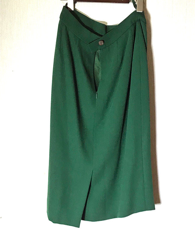 HERMES マンテル留具スカートスーツ(緑）