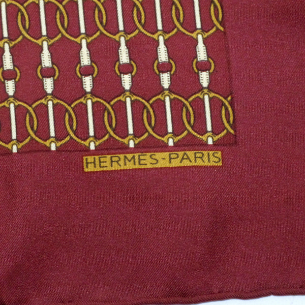 HERMES　ミニカレ 総柄スカーフ（ボルドー系）